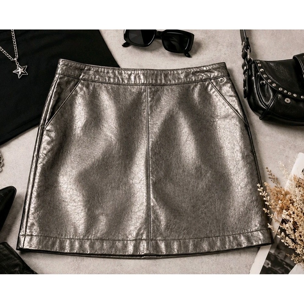 Metallic Pewter Faux Leather Mini Skirt Women's Size 8 Y2K Moto Party A-Line